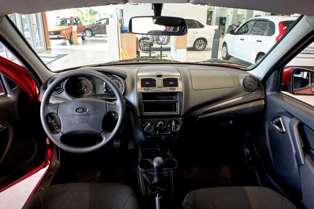АвтоВАЗ объяснил, почему дорожают автомобили Lada