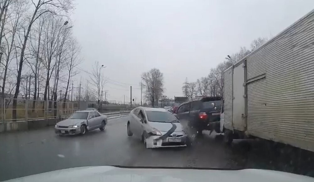 "Чего ты плачешь-то? Жива! Всё нормально"