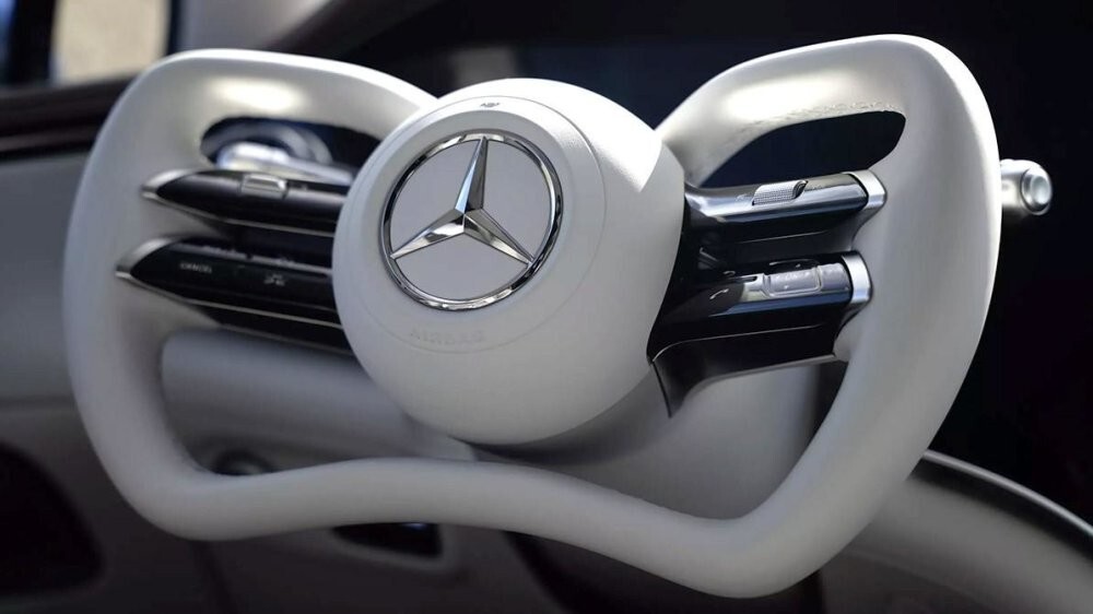 Новые автомобили Mercedes-Benz получат штурвал вместо круглого руля