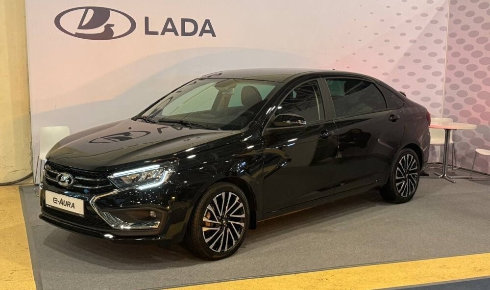 АвтоВАЗ впервые показал широкой публике электромобиль Lada e-Aura