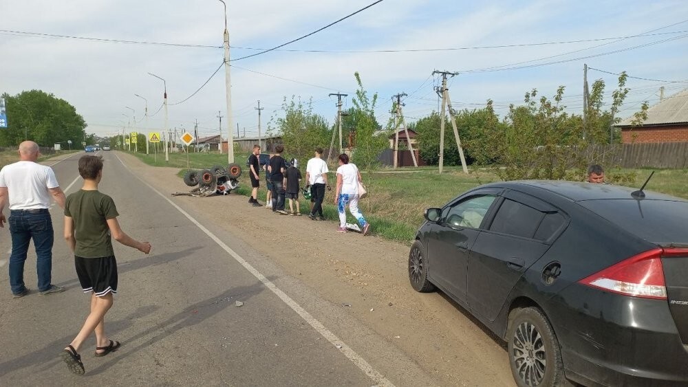 Подростки на квадроцикле попали под машину
