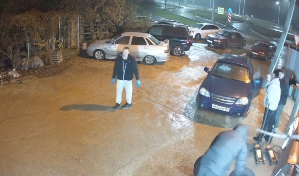 Пьяный водитель автокрана смял несколько автомобилей и скрылся с места ДТП