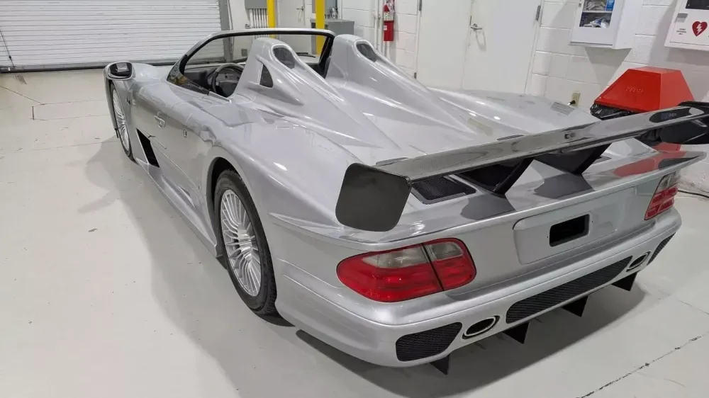 ФБР арестовало редчайший суперкар Mercedes-Benz CLK-GTR ценой 13 миллионов долларов