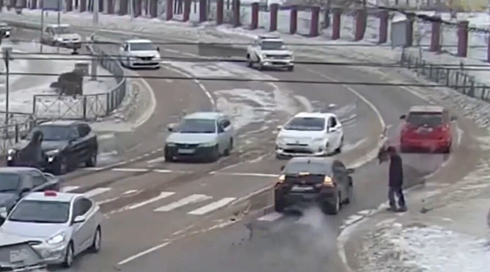 Авария из-за запавшей педали газа