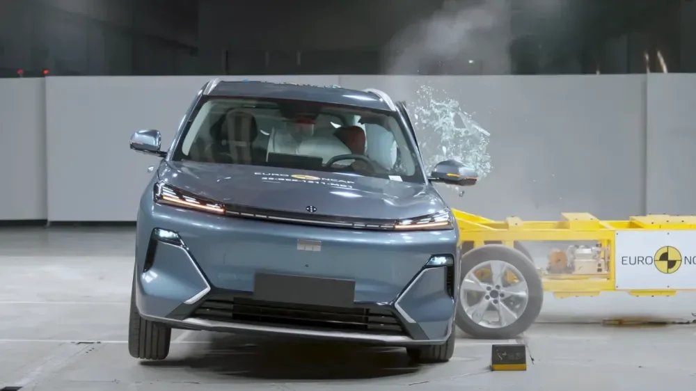 Безопасность трёх кроссоверов Geely, Exlantix и Chery проверили по европейской методике Euro NCAP