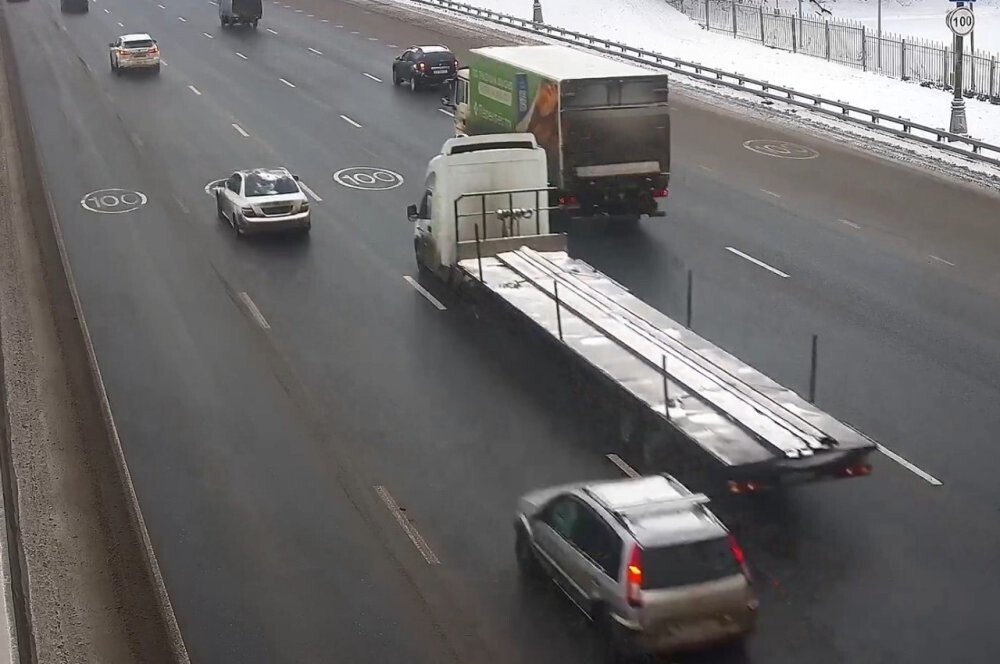 Догнал попутный грузовик