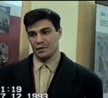 — А где работаешь