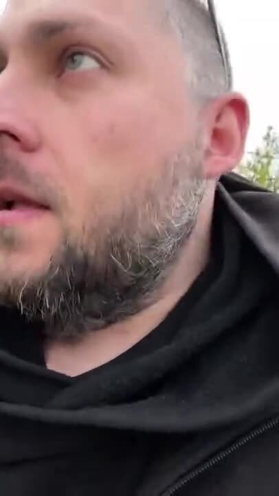Когда приехал в родной поселок