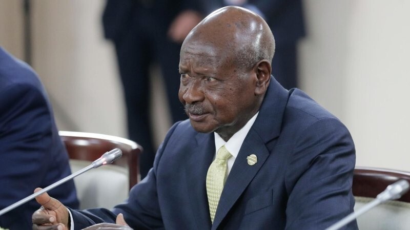 Президент Уганды подписал закон с&nbsp;новыми репрессиями против ЛГБТ&nbsp;— вплоть до&nbsp;смертной казни