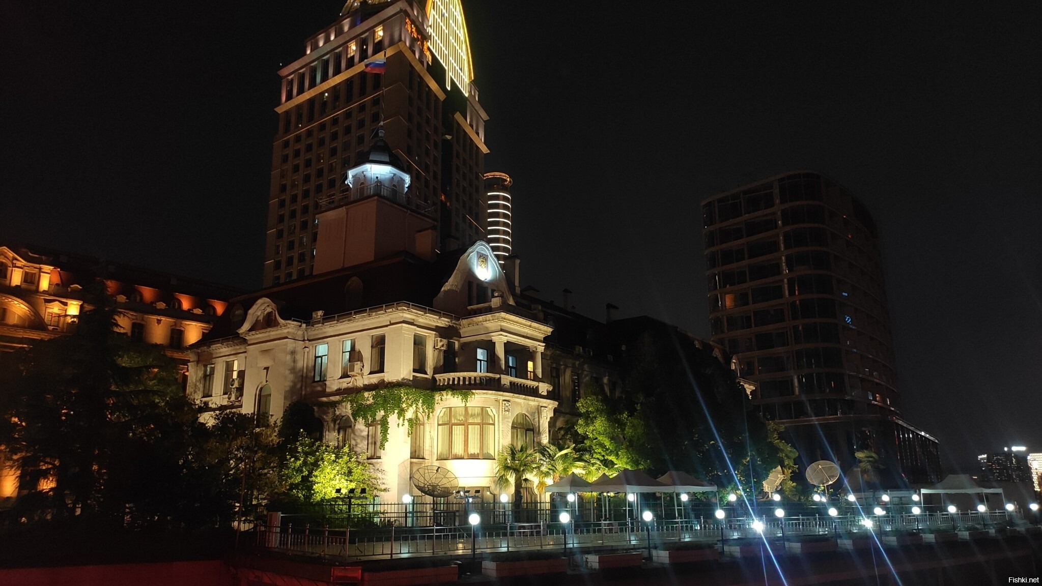 Красивое консульство РФ в Шанхае