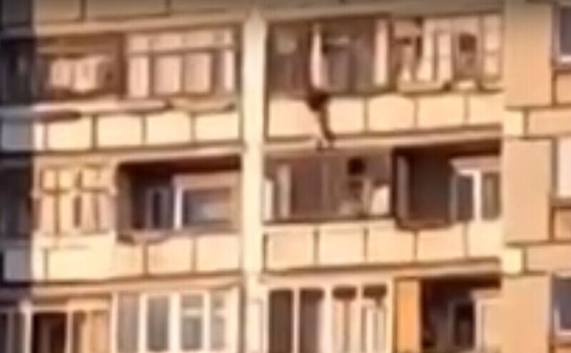 В Магнитогорске подросток по балконам забрался на 10-й этаж