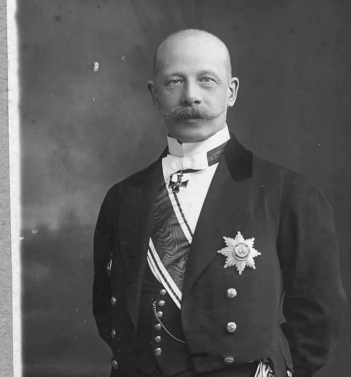 6 июля 1918 года Ленин распустил ВЧК