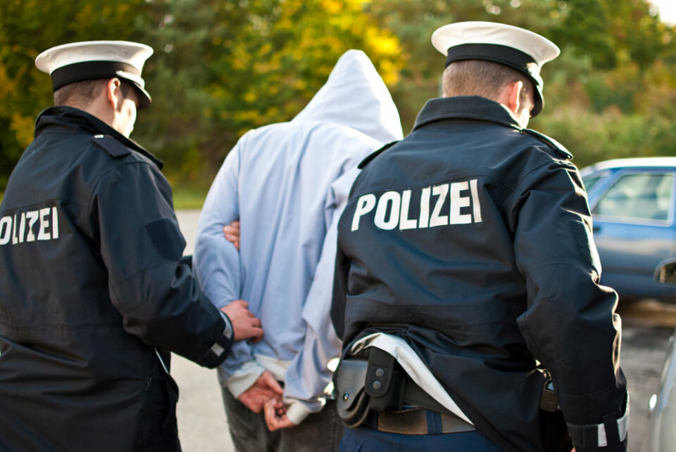 "Заберите его в тюрьму", - или как в Германии принято решать проблемы с соседями