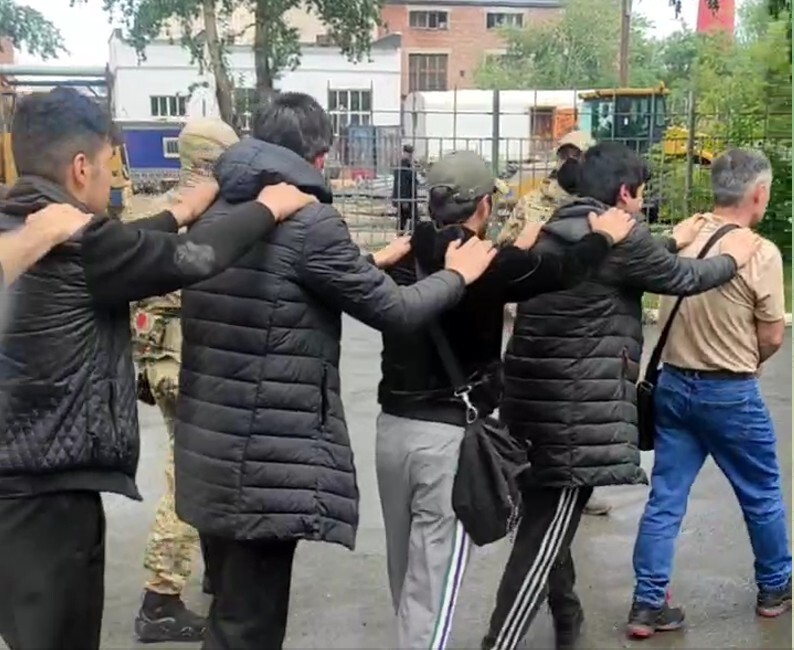 В Екатеринбурге силовики провели рейд по нацистам