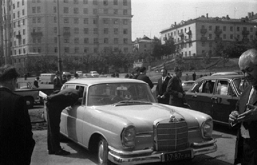 Как покупали и продавали подержанные машины в СССР