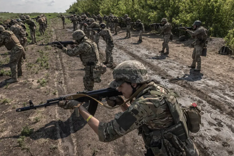 Откровения New York Times об Украине: колоссальные потери, коррупция на оружии из США и ожидание русских