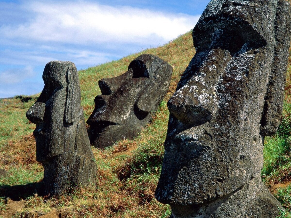 Загадка острова Пасхи: кто кого съел и кого охраняли знаменитые каменные истуканы