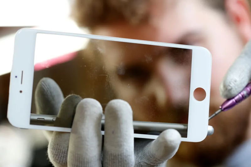 У iPhone 12 засекли слишком сильное излучение и запретили их продажи во Франции
