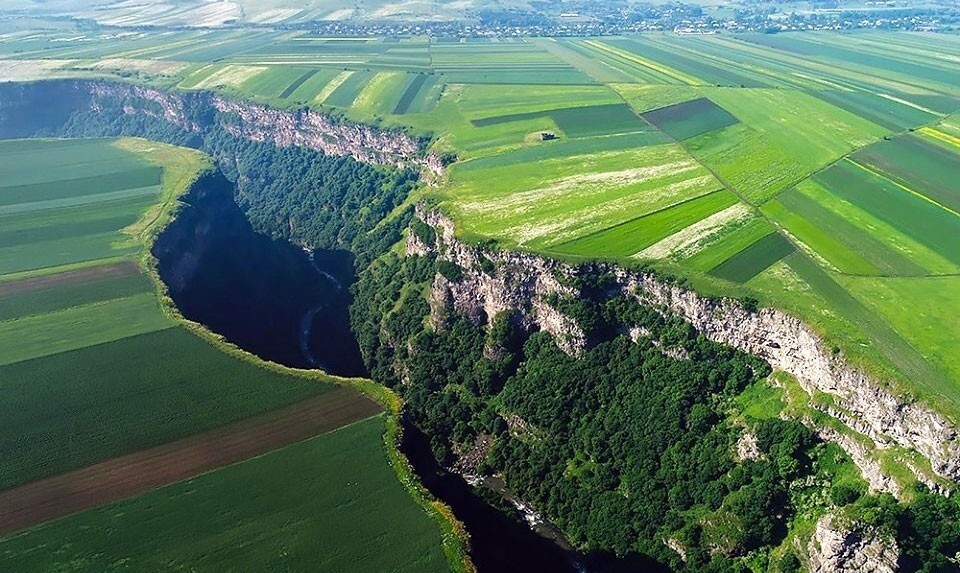 Долина реки Дзорагет Армения