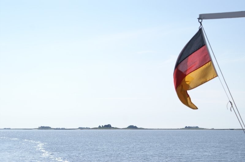 Немцам разрешили мочиться в Балтийское море