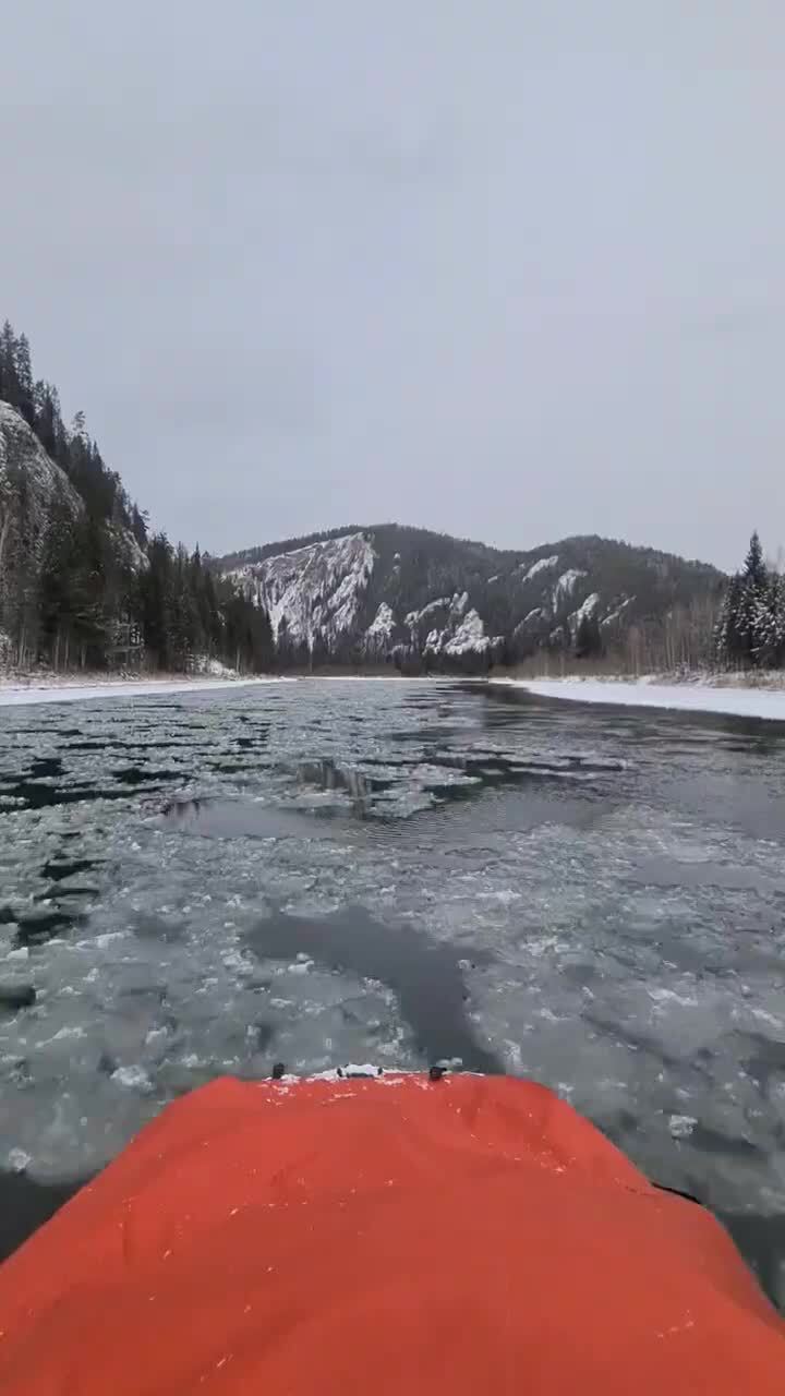 Выйти бы на речечку,