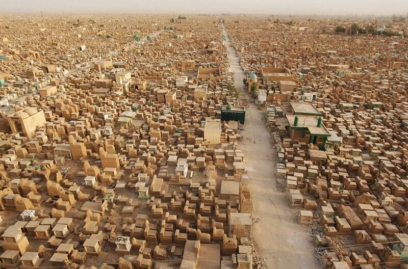 «Долина мира» - самое большое кладбище в мире