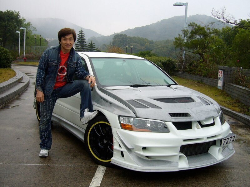 О сотрудничестве Джеки Чана с японским автопроизводителем Mitsubishi