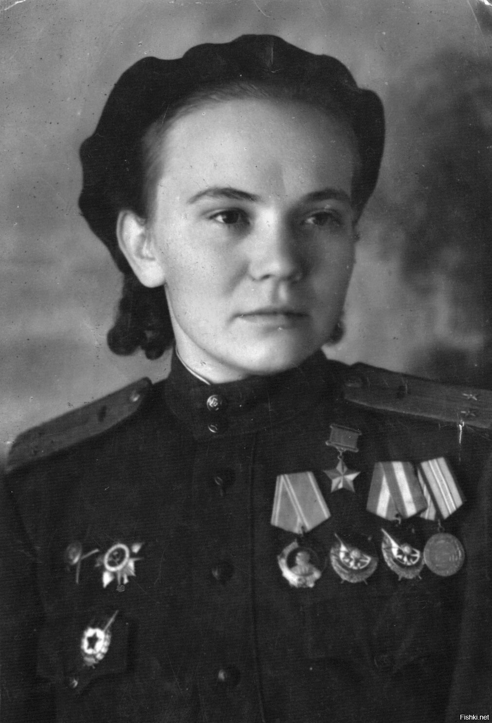 Герой Советского Союза командир звена 46-го гвардейского ночного бомбардирово...
