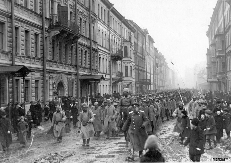 Колонна пленных немцев в Петрограде