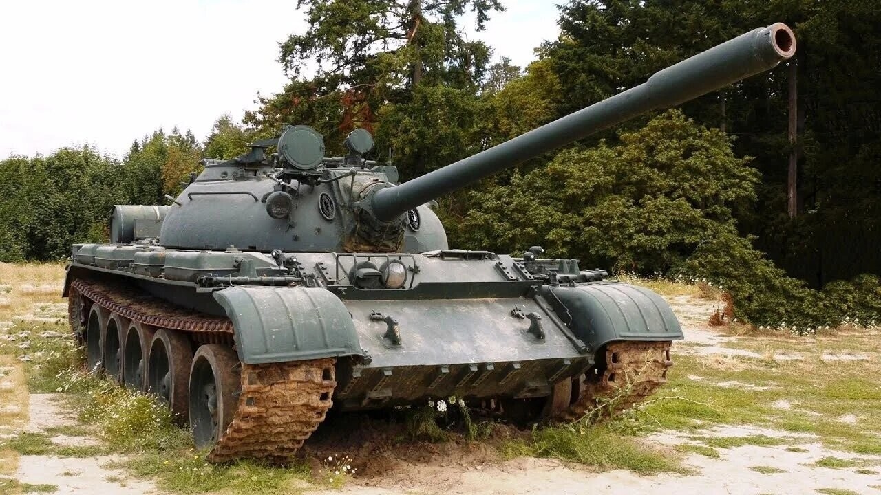 Как танк Т-55 нефтью заправили