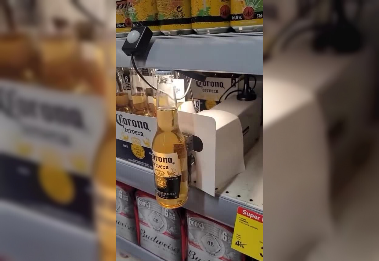 В Мадриде придумали специальных говорящих роботов, которые «продают» пиво
