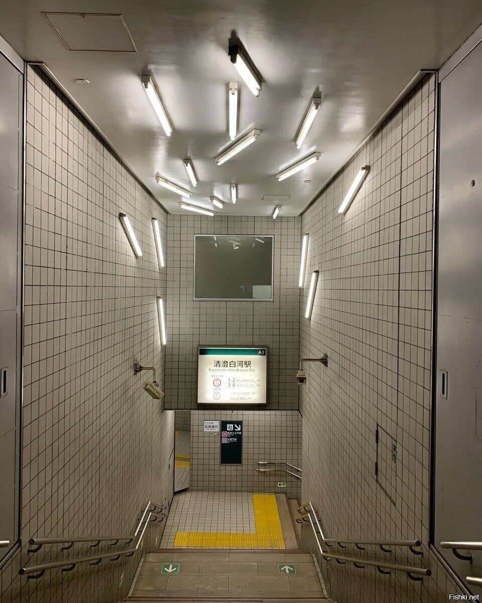 Техзадание,  Япония: нужно повесить светильники в подземном переходе