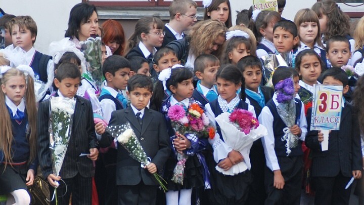 Дети мигрантов не будут сдавать экзамен по русскому языку — Минпросвещения против