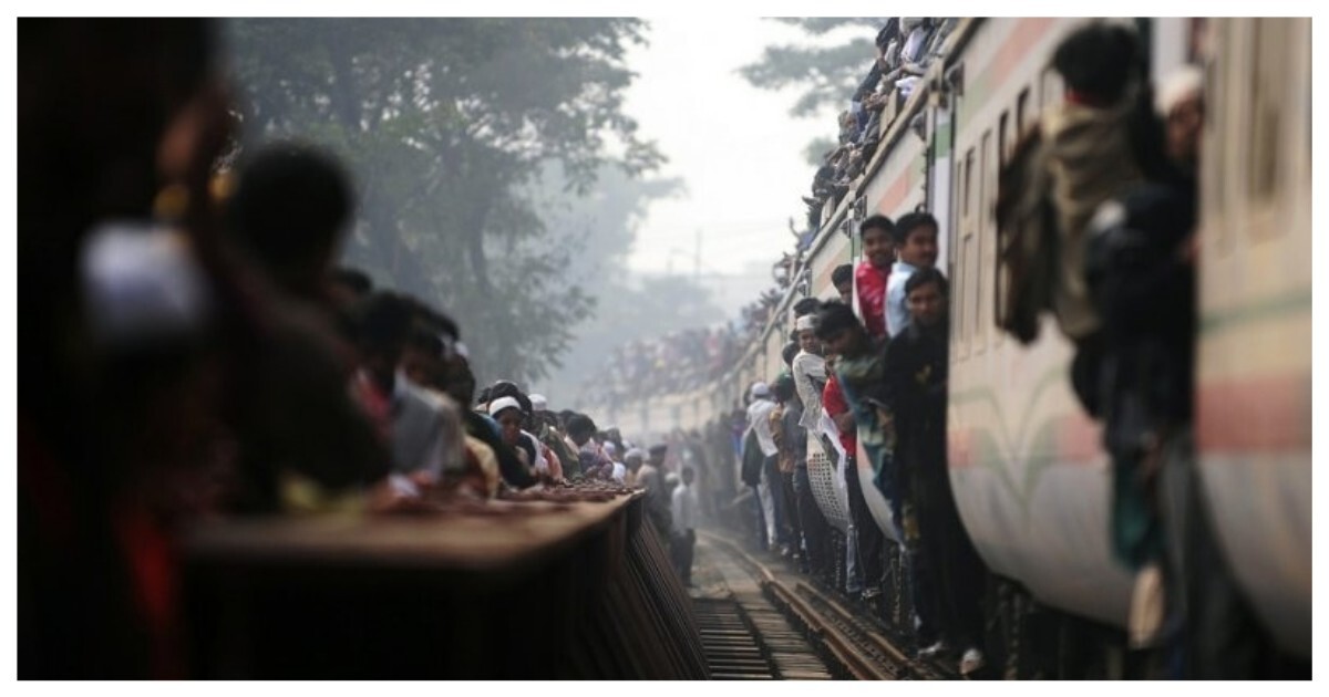 Пассажиры поездов в Бангладеш