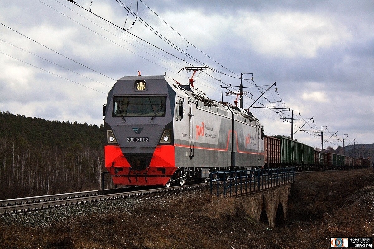 Электровоз 2ЭС10-002 Гранит с поездом 7000 т, перегон