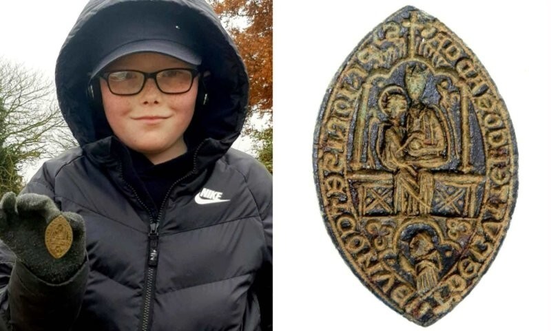 10-ти летний мальчик нашёл с помощью металлоискателя церковную печать 13 века