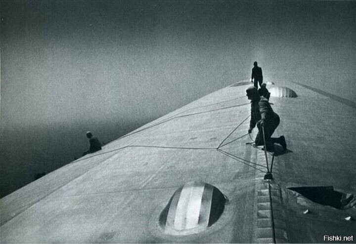 Ремонт неисправностей дирижабля "Граф Цеппелин" во время перелета в 1934 году