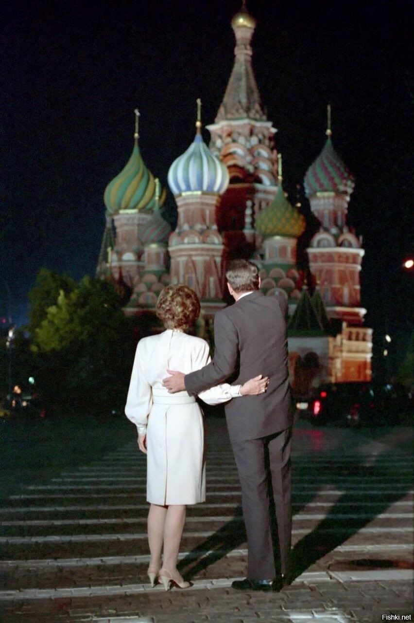 Президент США Рональд Рейган с женой Нэнси, 1988 год