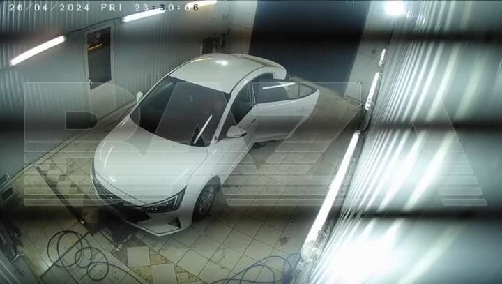 В Москве автомойщики угнали автомобиль клиента