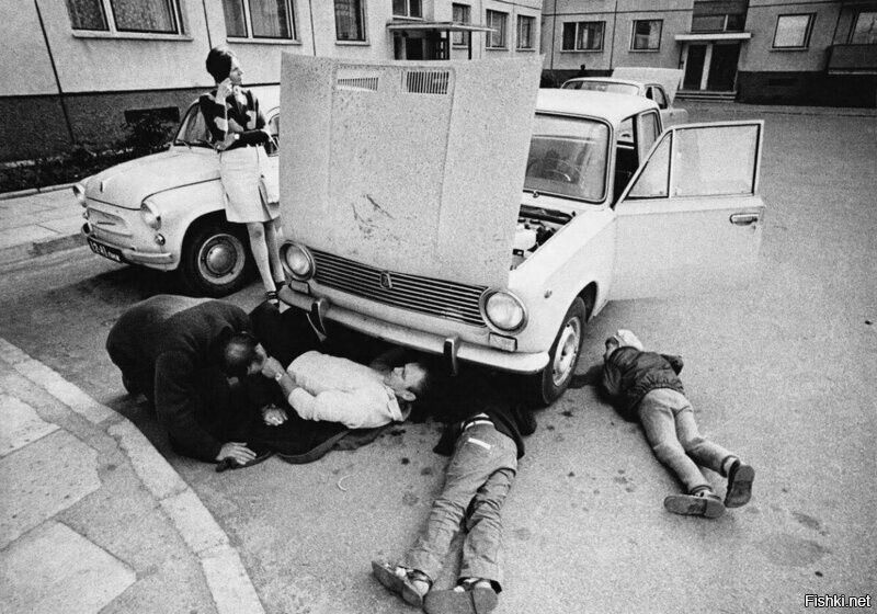 Ремонт автомобиля, Вильнюс, 1975