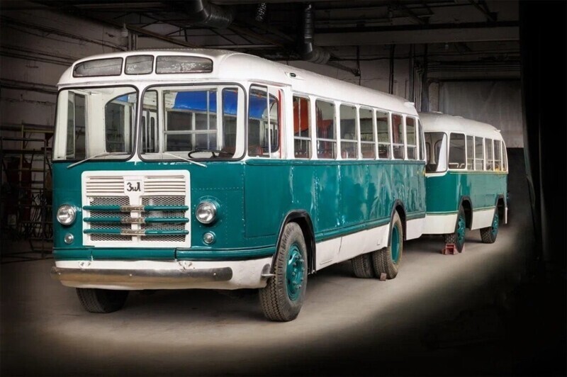 Реставраторы восстановили советский автобус ЗИЛ-158&nbsp;с&nbsp;прицепом