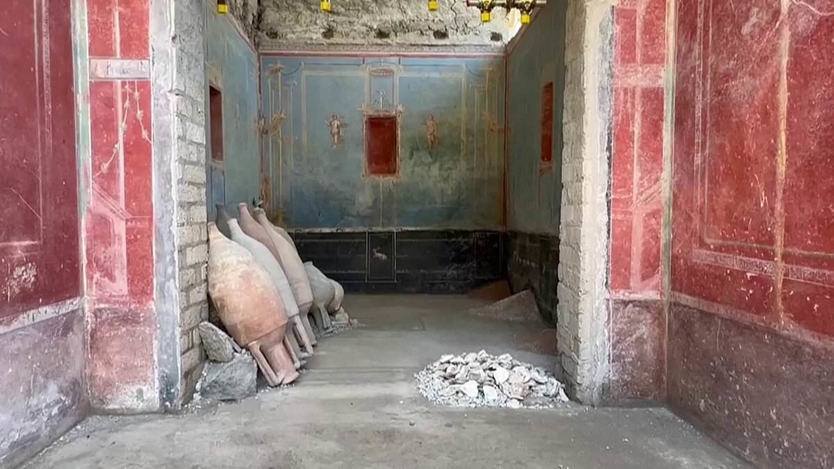 Археологи обнаружили интересную комнату в Помпеях