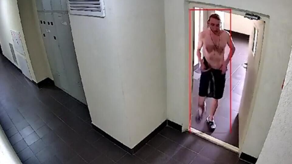 В Москве мужчина несколько месяцев терроризирует соседей