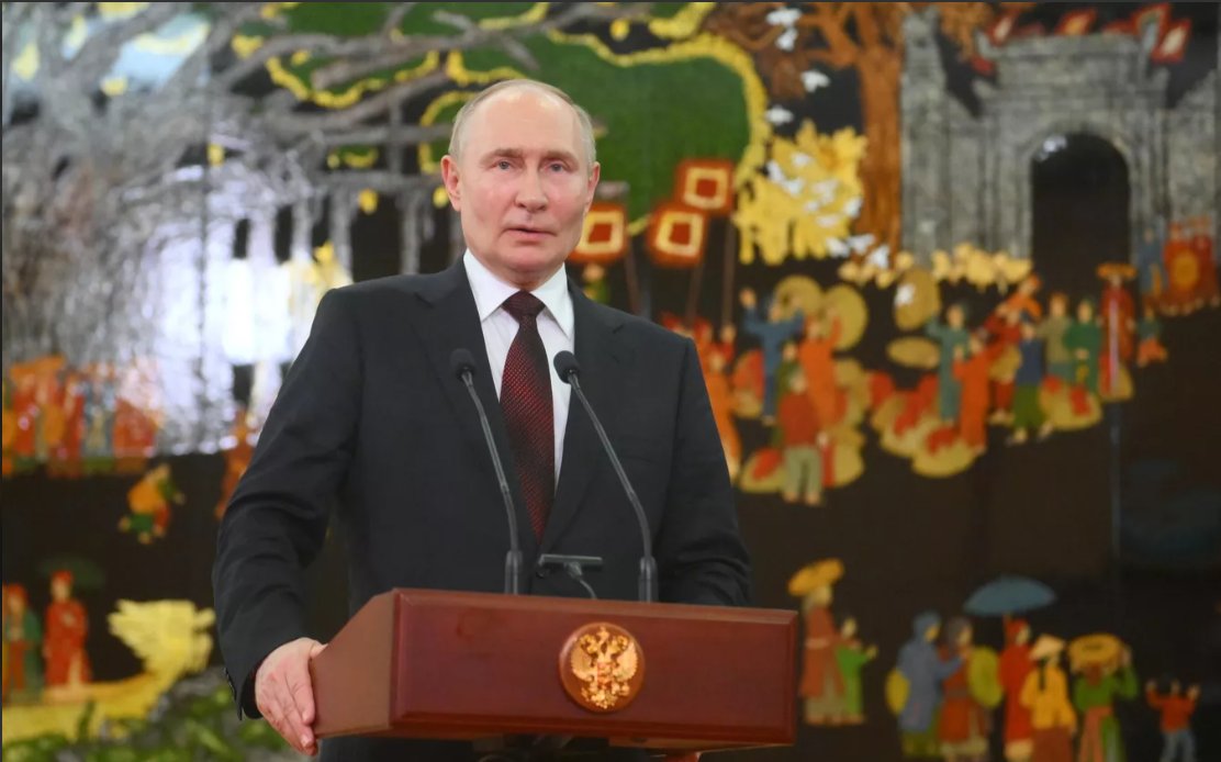 Визит Путина во Вьетнам чётко показал, что США пора меняться