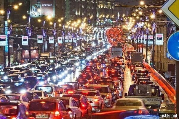 Москва , все куда-то торопятся , мчатся