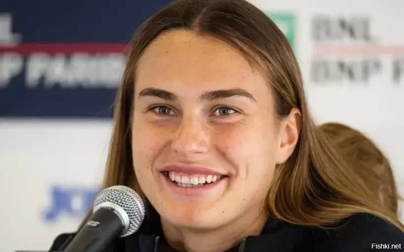 Хорошая улыбка у девчули ))