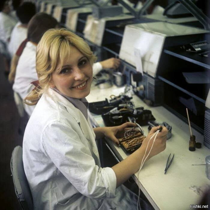 Ленинградское объединение электронного приборостроения «Светлана», 1976 год
