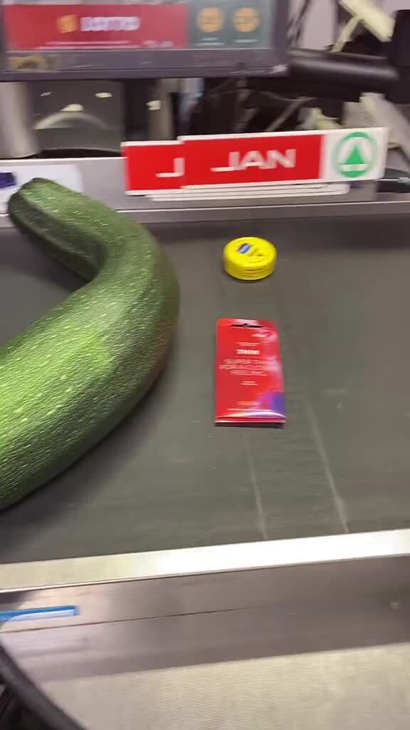 Сильная и независимая девушка