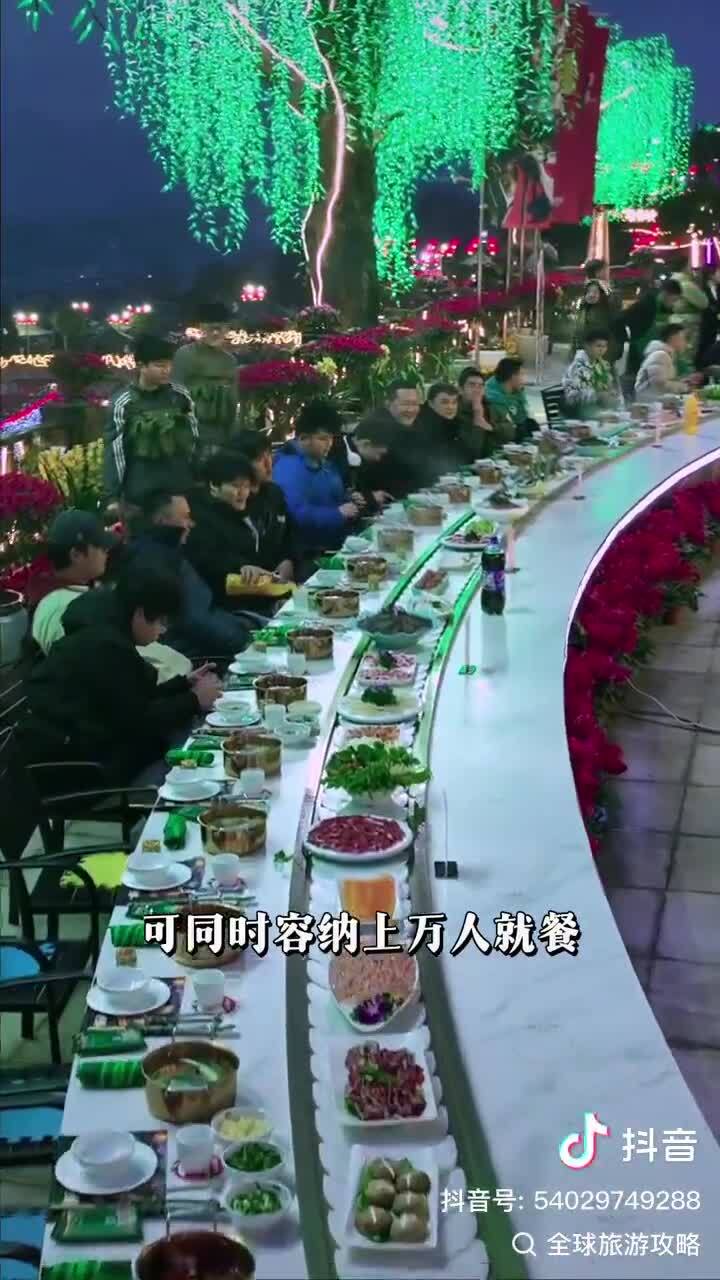 Самый большой ресторан в мире с более чем шестью тысячами посадочных мест