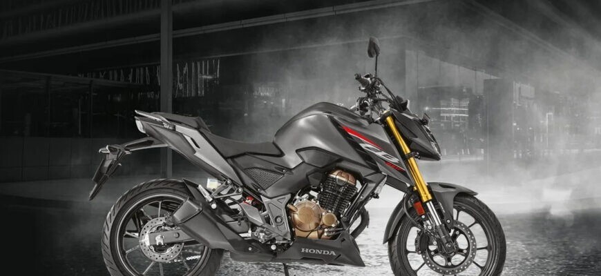 Honda выпустила новую модель мотоцикла CB300F FlexTech